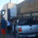 Conversão de caminhão termina com carro prensado e trânsito lento na Autaz Mirim