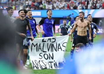 Veja as punições que a Argentina pode sofrer da Fifa por conta da faixa sobre as Malvinas