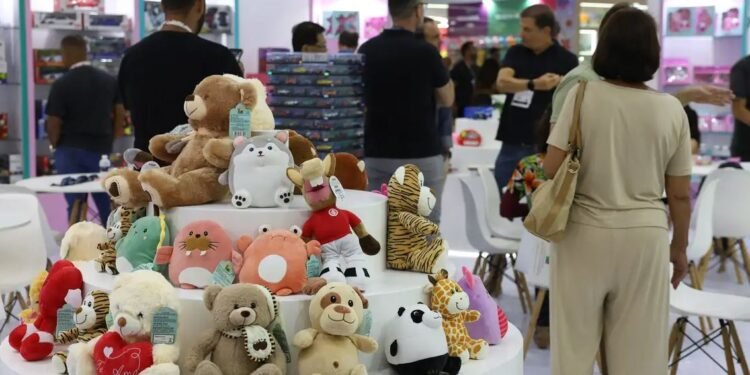 Alerta para os pais: brinquedos com inteligência artificial podem ameaçar privacidade e influenciar comportamento infantil