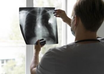 Anvisa aprova novo medicamento para câncer de pulmão com mutação genética