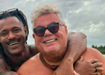 Milton Cunha curte praia em Maceió ao lado do namorado: ‘Amor lindo’