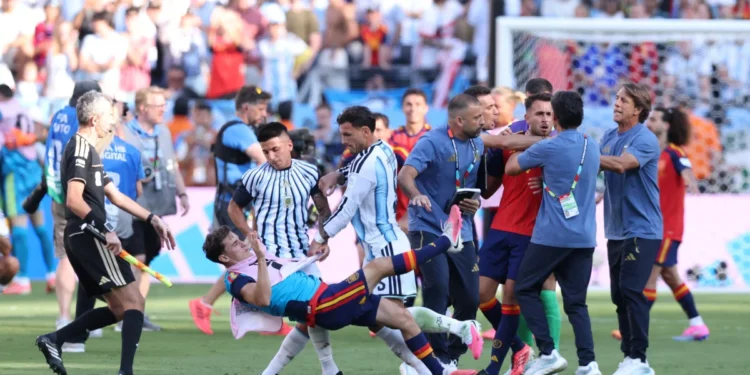 Final da Copa: Fifa abre processos contra argentinos e Gavi por briga