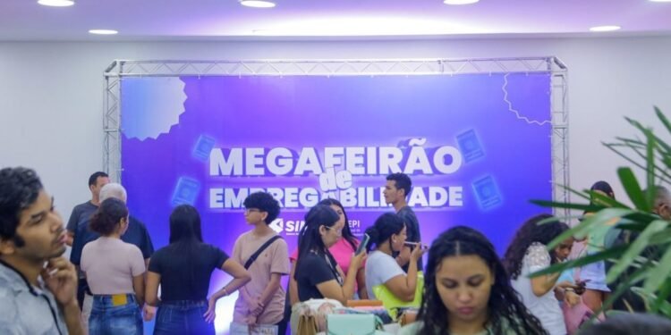 Mais de 2 mil vagas de emprego: evento gratuito em Manaus terá feirão, cursos e show de Gabi Melim