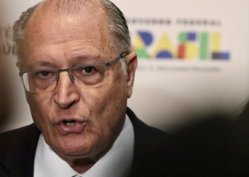 Alckmin descarta retaliar EUA e diz manter negociação: ‘Olho por olho, deixa os dois cegos’