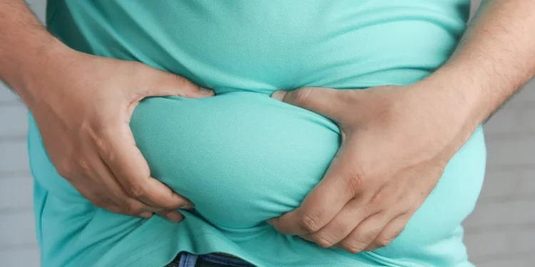 Gordura abdominal e baixa vitamina D dobram risco de morte após os 50