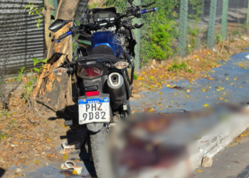 Atropelamento fatal no Distrito Industrial deixa morador de rua morto e casal gravemente ferido