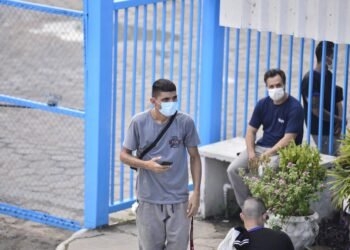 Empresas retornam aos poucos enquanto bombeiros ainda atuam na Innova