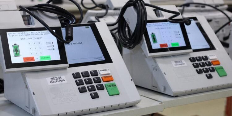Eleitores já podem solicitar voto em trânsito para as eleições de outubro