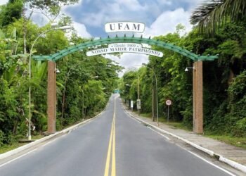 Ufam suspende aulas presenciais após greve dos rodoviários em Manaus
