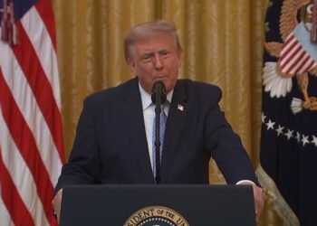 Trump diz que China acessou registros de 220 milhões de eleitores americanos durante eleição de 2020; entenda