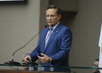 Adjuto Afonso é eleito presidente da ALE-AM até janeiro de 2027