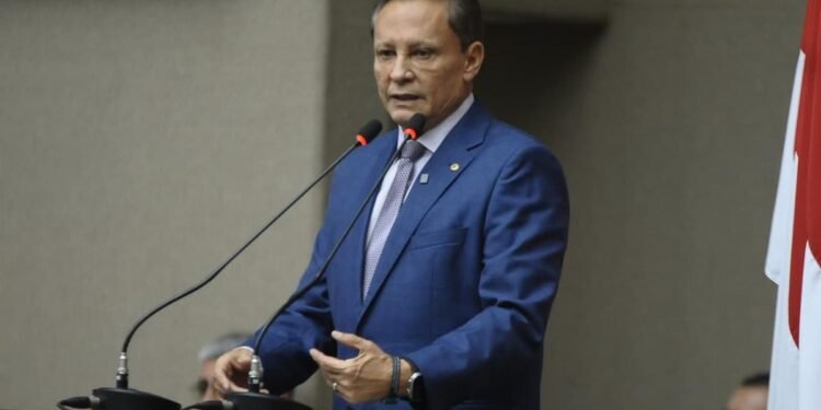 Adjuto Afonso é eleito presidente da ALE-AM até janeiro de 2027