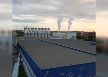 Vazamento químico mobiliza bombeiros no Distrito Industrial