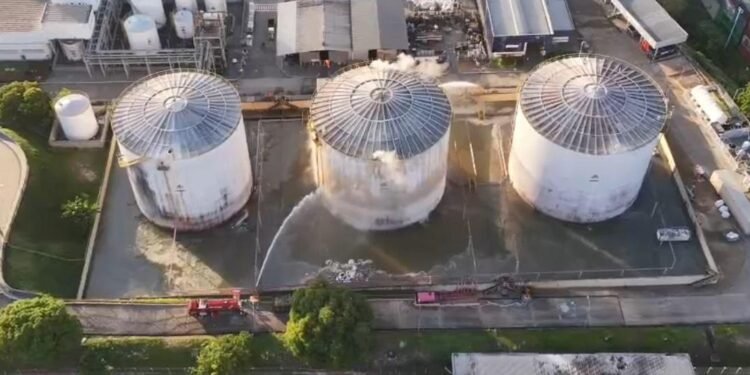 Vazamento de estireno suspende aulas e serviços em Manaus