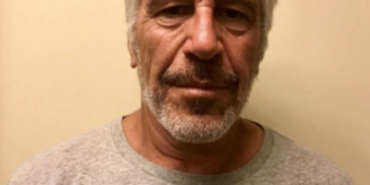 ‘Olheiro’ de modelos ligado a Jeffrey Epstein é encontrado morto em Paris