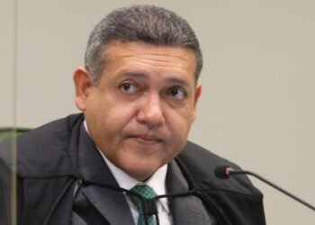 Nunes Marques será o relator de ação do PT contra Flávio após fala sobre urnas