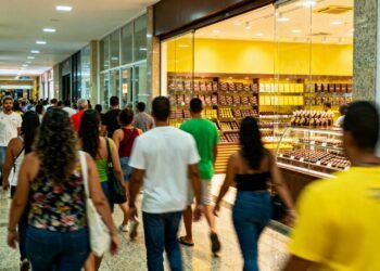 Comércio do Amazonas movimenta R$ 84,4 bilhões em 2024, aponta IBGE