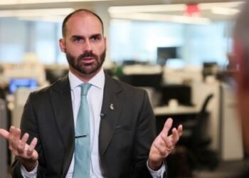 PF conclui processo administrativo e pede demissão de Eduardo Bolsonaro