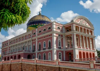 Férias no Amazonas: roteiro reúne natureza, cultura e história para todos os estilos de passeio