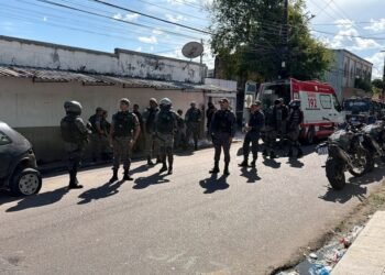 Homem é baleado por PMs após apontar arma de brinquedo durante abordagem em Manaus