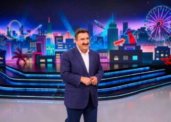 Ratinho reage a denúncia por homofobia e se defende ao vivo: “Eu estava brincando”