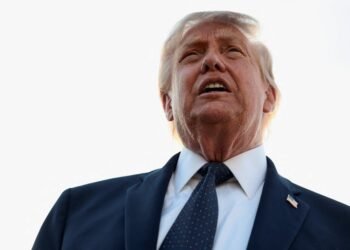 Trump assina decreto para negar cidadania em casos de ‘turismo de nascimento’