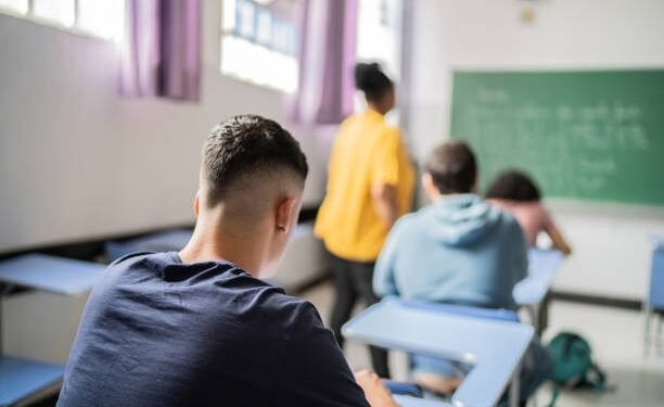Pé-de-Meia: parcelas de agosto começam a ser pagas na segunda (24)