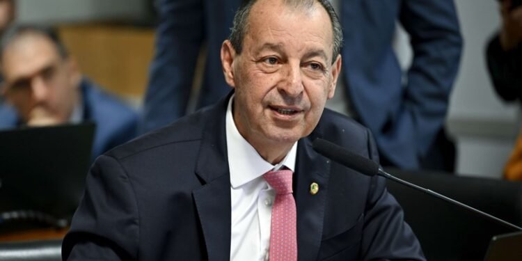 Fim da escala 6×1 avança no Senado e entra em semana decisiva sob relatoria de Omar Aziz