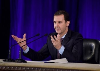 Tribunal de novo governo da Síria condena Bashar al-Assad e familiares à morte