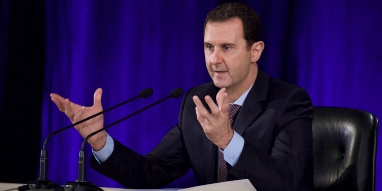 Tribunal de novo governo da Síria condena Bashar al-Assad e familiares à morte