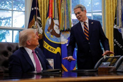 Trump pede a líderes mundiais para cortar relações com Irã, diz secretário