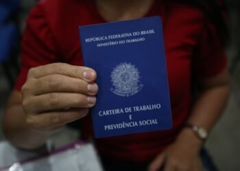 Trabalho doméstico ainda enfrenta alta informalidade; veja os direitos garantidos por lei