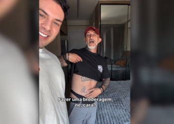 De calcinha, Cristian Cravinhos grava cena com ator pornô: “Broderagem”