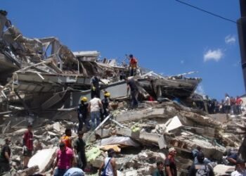 Sobe para 273 o número de mortos pelo terremoto na Colômbia