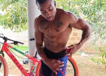 Ciclista viraliza ao criar ‘regra da calcinha’ e provoca risadas nas redes sociais