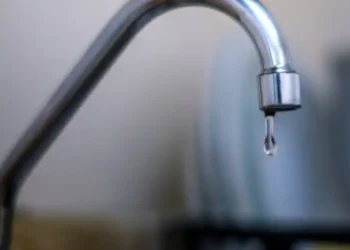Falta de água leva Seduc a suspender aulas da tarde em 16 escolas estaduais de Manaus