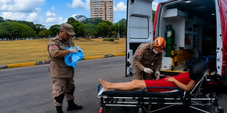 Mulher dá à luz dentro de carro por aplicativo na Ponta Negra, em Manaus