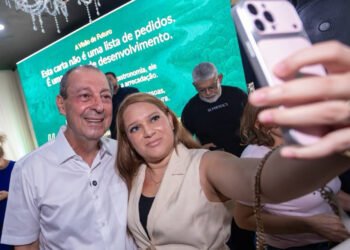 Omar promete linha de crédito para fortalecer bares e restaurantes no Amazonas