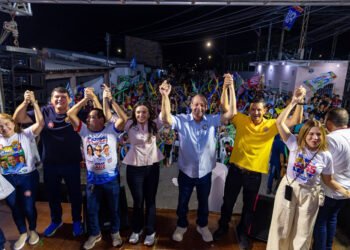 Omar promete ampliar regularização de imóveis no Amazonas e priorizar mulheres na titulação