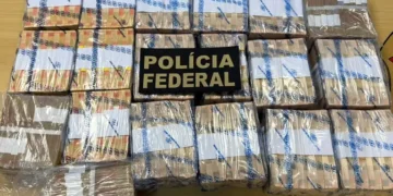 PF apreende R$ 700 mil em espécie após abordagem a dois homens em Manaus