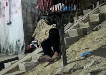 Homem é surpreendido por atiradores ao chegar em casa e morre em Manaus