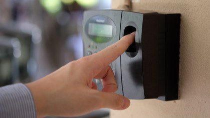 Redução da jornada pode elevar em quase 7% custo de serviços, diz estudo