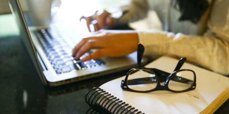 MEC oferece nove cursos gratuitos de IA para professores