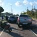 Motociclista fica preso sob picape após engavetamento com quatro veículos em Manaus
