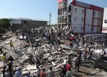 Terremoto de magnitude 7,4 atinge a Colômbia, derruba prédios e mata 111; há pessoas sob escombros