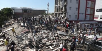 Terremoto de magnitude 7,4 atinge a Colômbia, derruba prédios e mata 111; há pessoas sob escombros