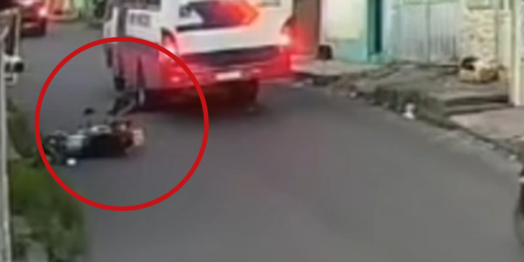 Prefeitura de Manaus é condenada a indenizar motoboy que perdeu braço em buraco