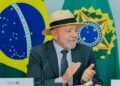 Lula é questionado sobre investigações envolvendo Lulinha e Marcola, mas deixa entrevista sem responder