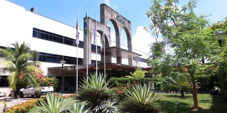 Primeira sessão da Câmara de Manaus após recesso é marcada por ausência de vereadores