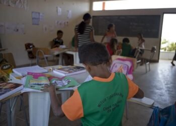 Escolas de fronteira poderão aderir ao Peif em setembro